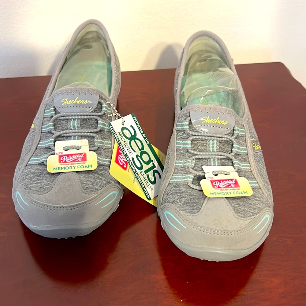 Skechers memory foam size 7 brand new